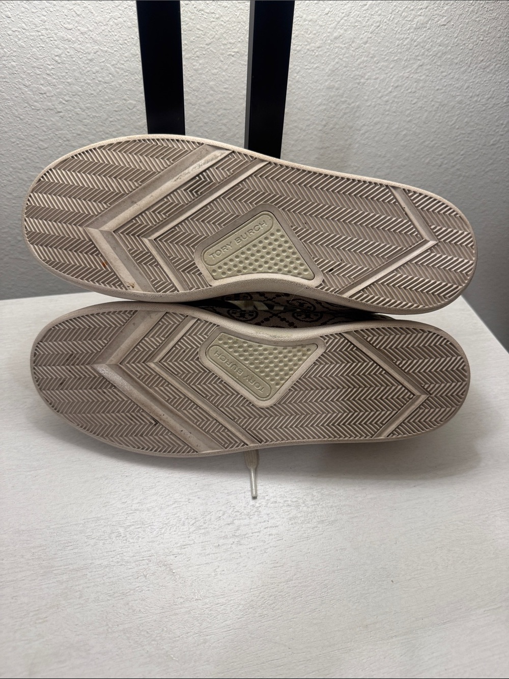 EUC ~ Tory Burch Beige/Brown Howell Logo Canvas Sneakers - Picture 8 of 9